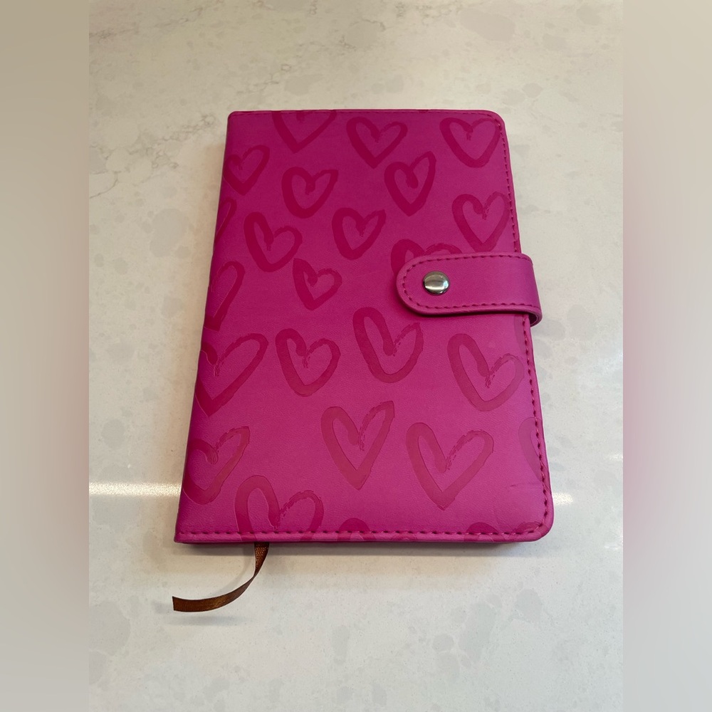 Pink FAUX LEATHER  Heart Design Padded Leatherette Cover‎ Magnetic Clip Journal